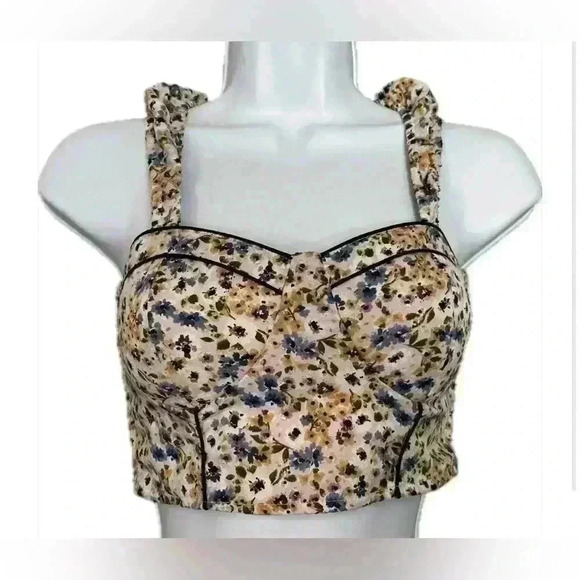 B.O.G Collection Floral Crop Top (404) - Picture 1 of 12